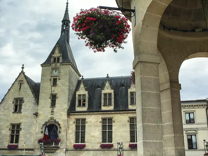 Libourne building